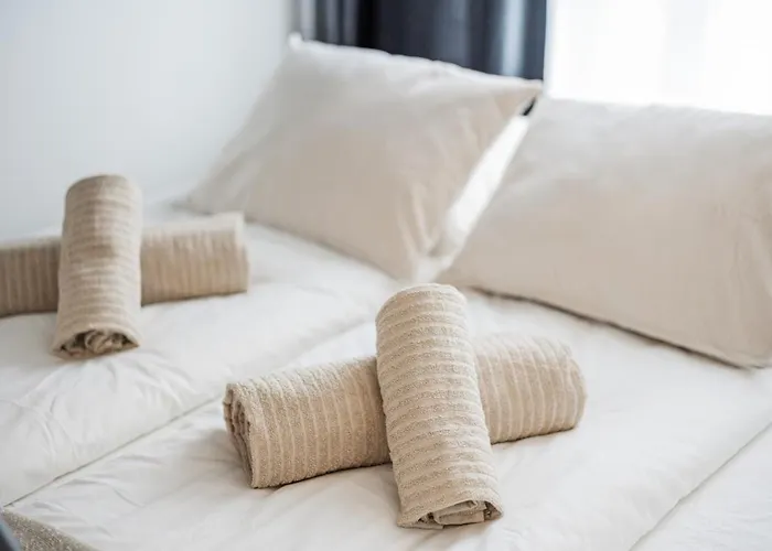 Chic By Home2 *