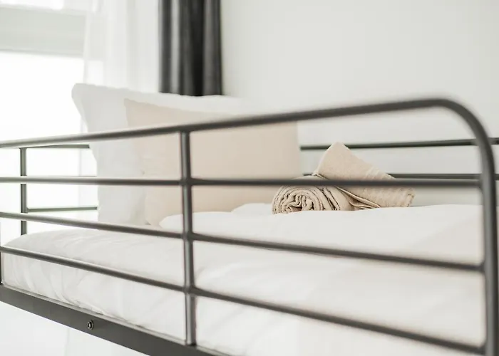 Hostal Chic By Home2 *