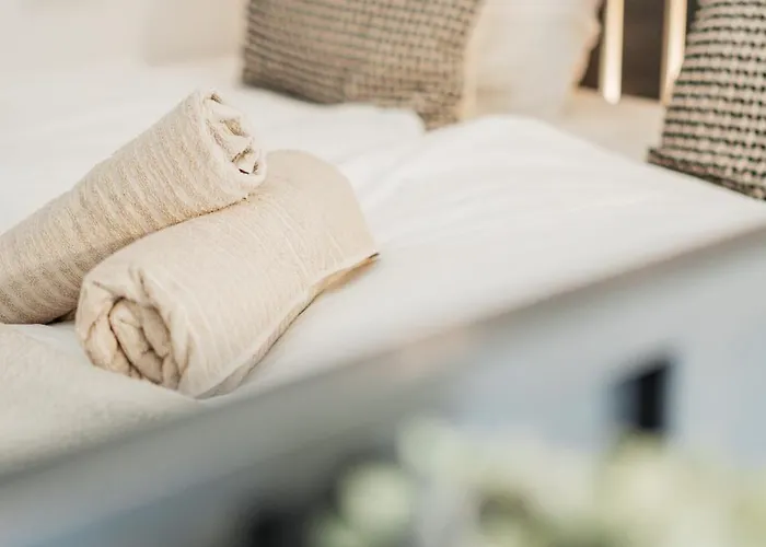 Hostal Chic By Home2 *