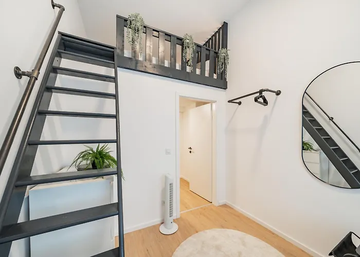 Chic By Home2 Hostal
