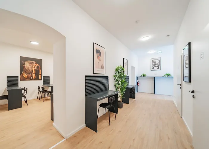 Hostal Chic By Home2 *