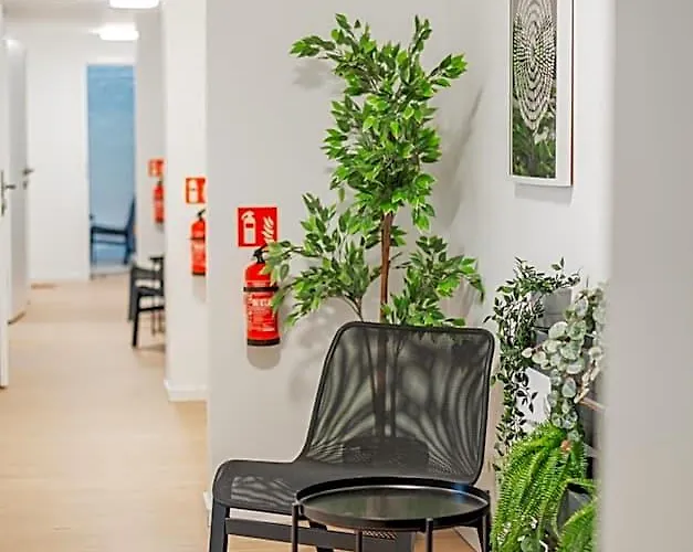 Chic By Home2 Hostal *