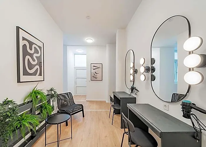 Chic By Home2 Hostal *