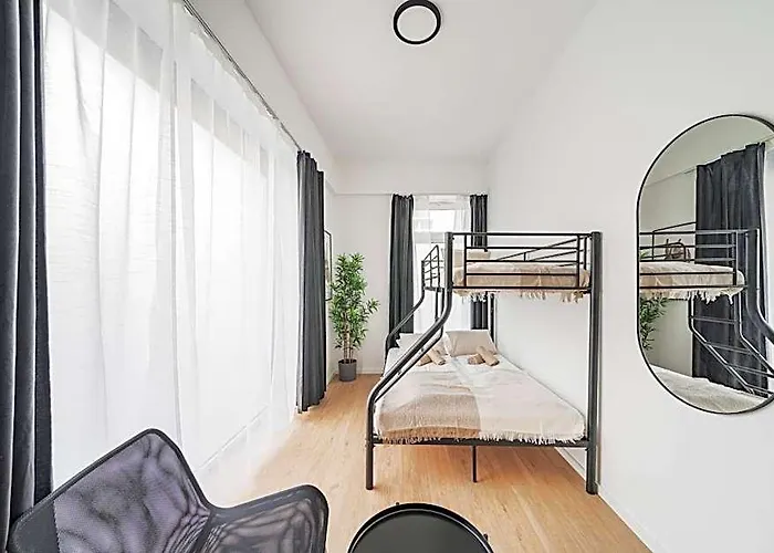 Hostal Chic By Home2