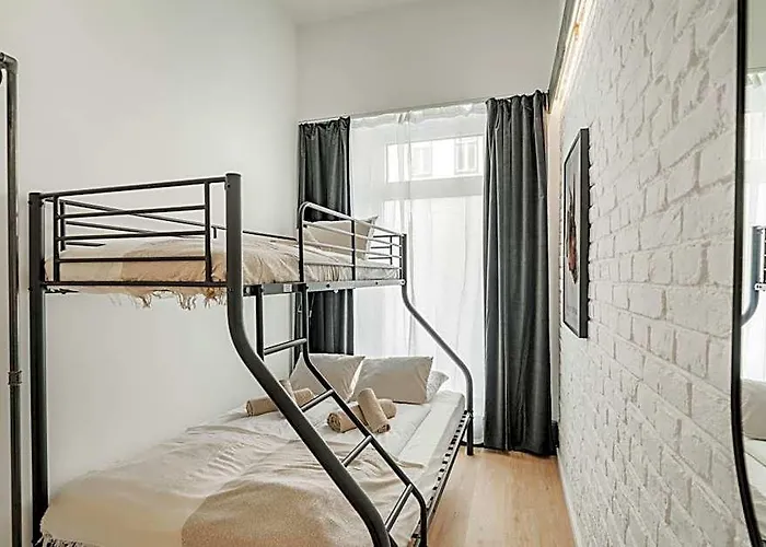 Chic By Home2 *