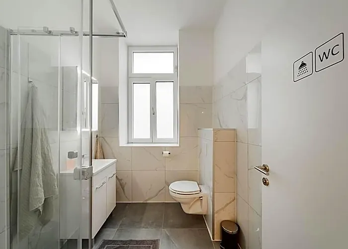 Chic By Home2 *