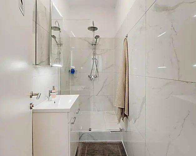 Hostal Chic By Home2