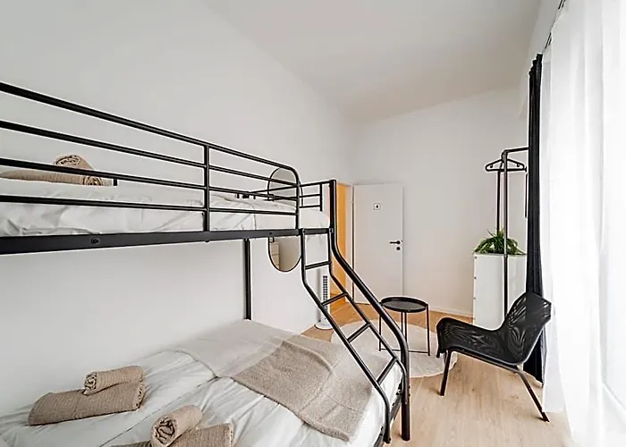 Hostal Chic By Home2