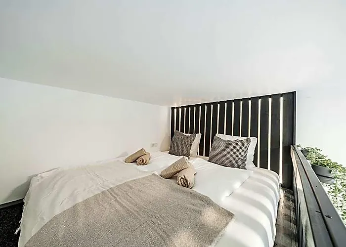 Chic By Home2 *