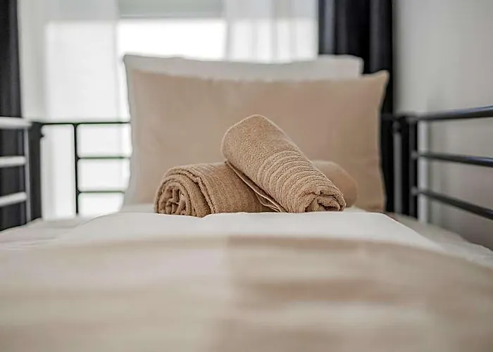Chic By Home2 *